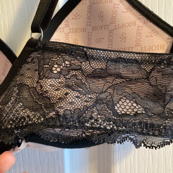 VICTORIA’S SECRET Bio Fit Lace Bra - Picture 6 of 7